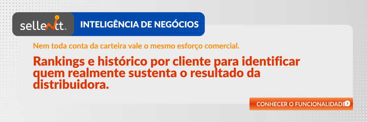 Gestor de distribuidora analisando ranking de contas-chave e histórico de clientes no painel da Sellentt.